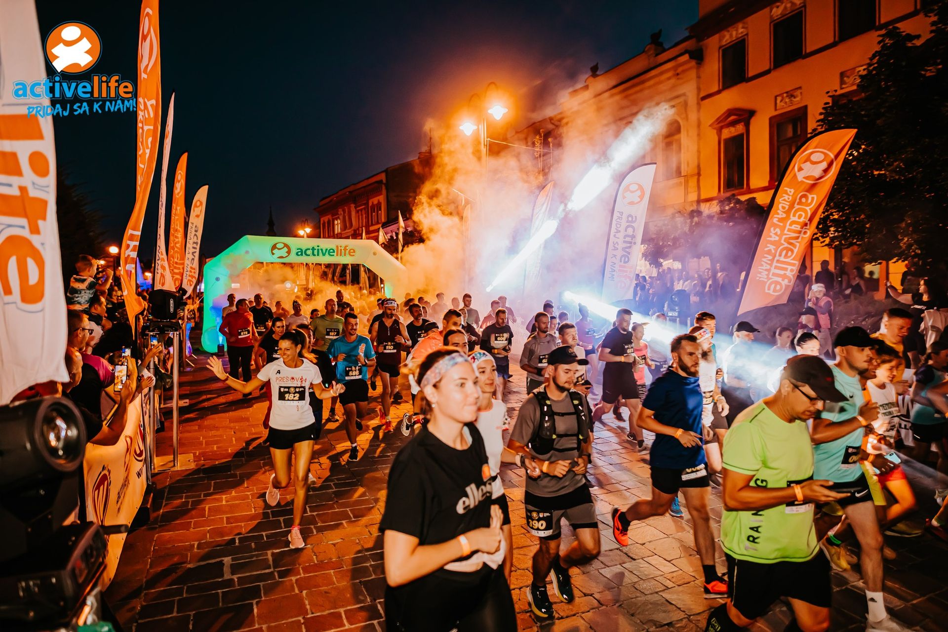 Viac ako 1100 bežcov na podujatí Prešov Night run 2023