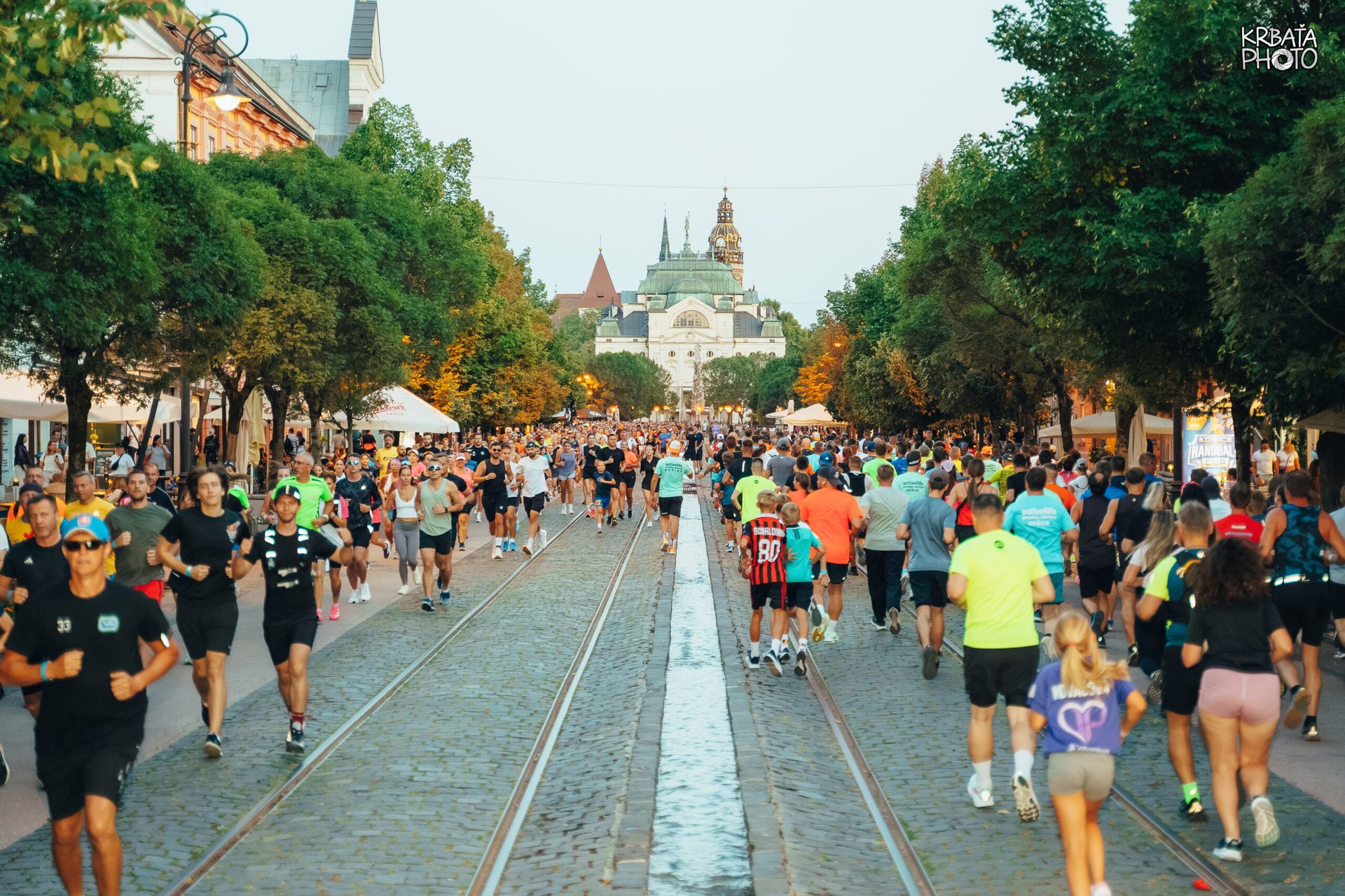 Spoznaj behom Košice 2026 – Staré Mesto: 1 030 bežcov a veľkolepá rozlúčka s letom